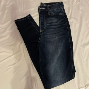 FashionNova dark wash skinny Jean